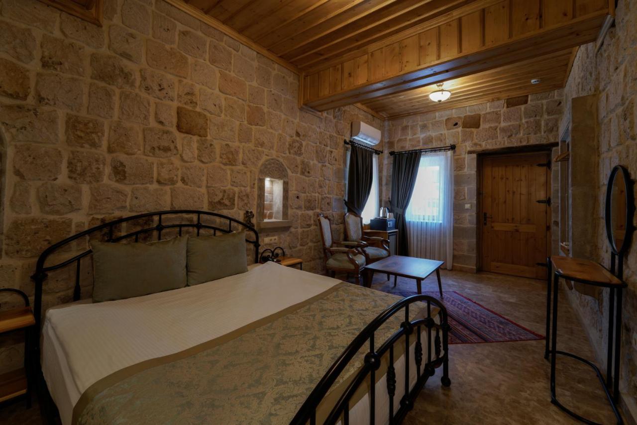 Cratus Stone Palace 괴레메 외부 사진