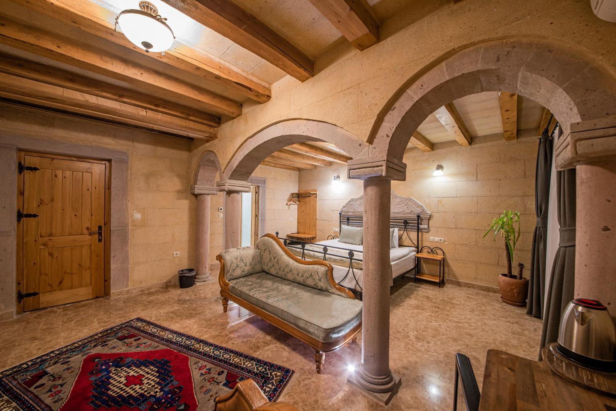 Cratus Stone Palace 괴레메 외부 사진
