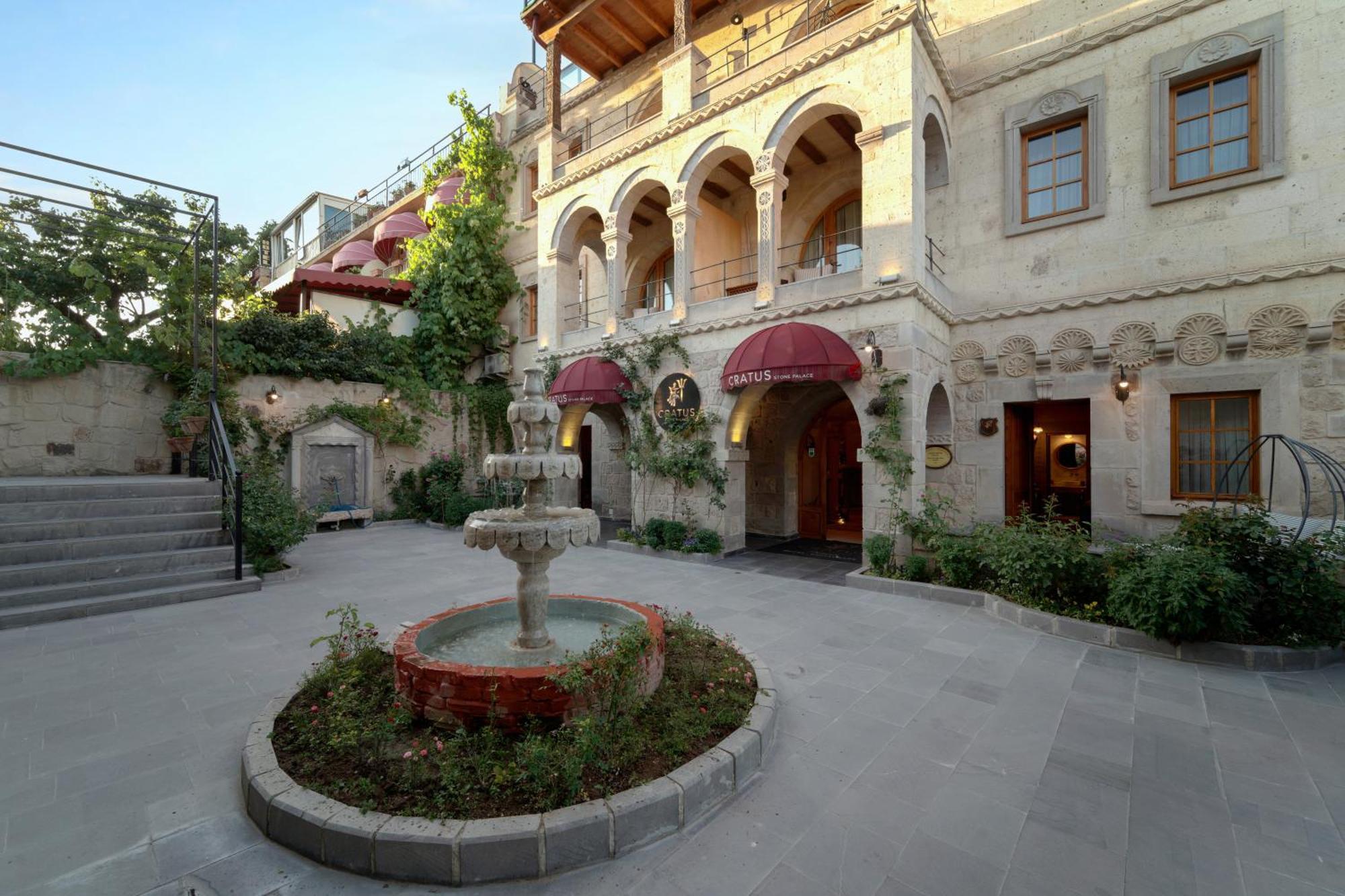 Cratus Stone Palace 괴레메 외부 사진